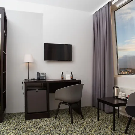 Center Plaza Hotel