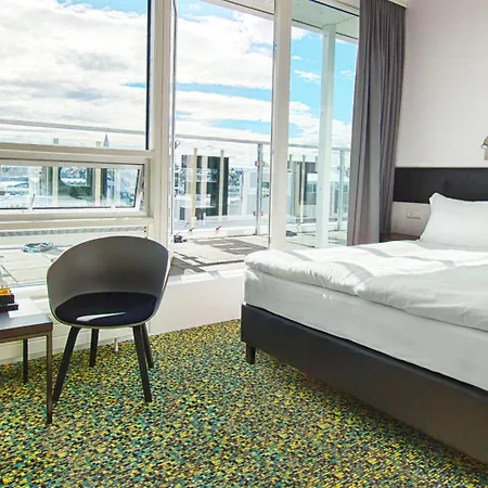 Center Plaza 4*